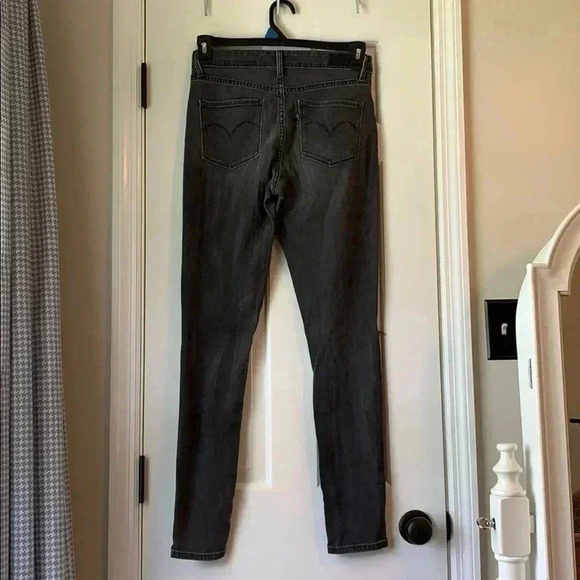 Levi’s High Rise Skinny Jean with Ripped Knees - Picture 2 of 6